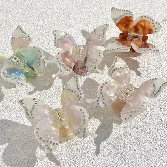 Butterfly Pearly Light Blue Hair Clip - Picture 7 of 7